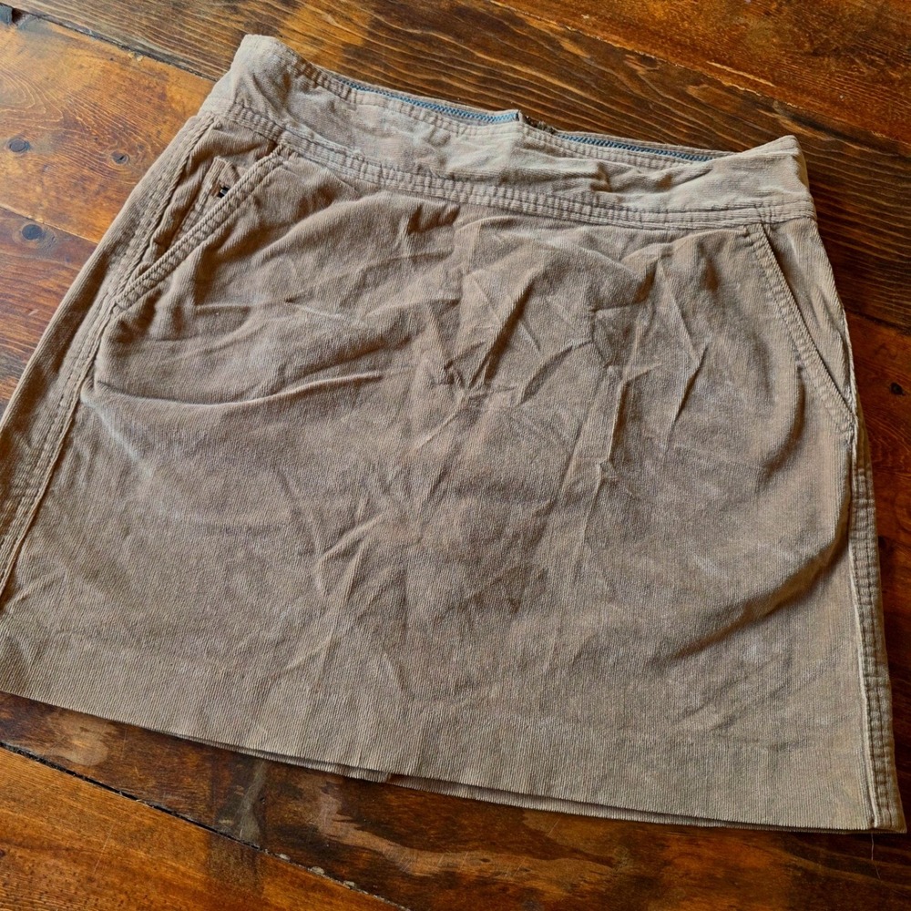 Banana Republic Corduroy Skirt‎ Stretch Casual Tan Mini Size 4